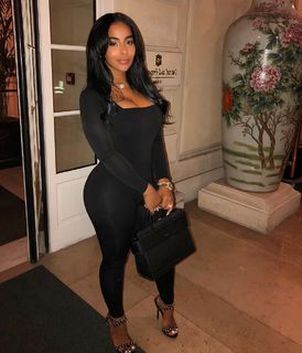 Ayisha Diaz feet photo thumbnail