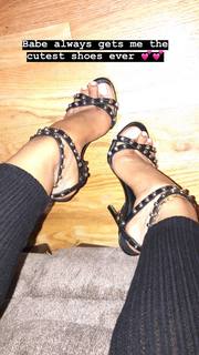 Ayisha Diaz feet photo thumbnail