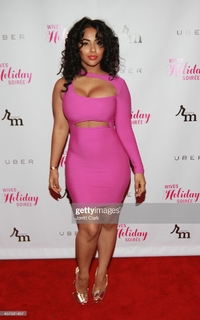 Ayisha Diaz feet photo thumbnail