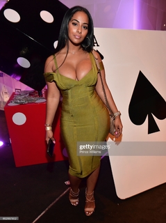 Ayisha Diaz feet photo thumbnail