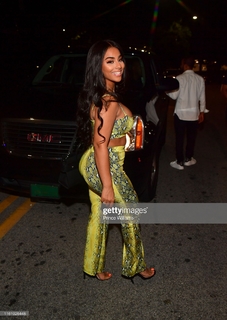 Ayisha Diaz feet photo thumbnail