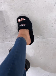Ayisha Diaz feet photo thumbnail