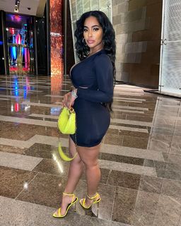 Ayisha Diaz feet photo thumbnail