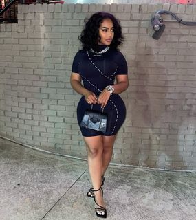 Ayisha Diaz feet photo thumbnail