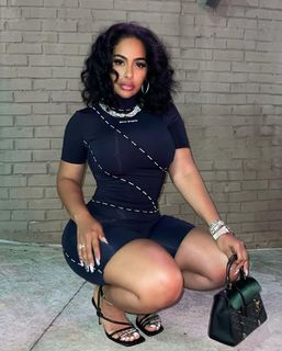 Ayisha Diaz feet photo thumbnail