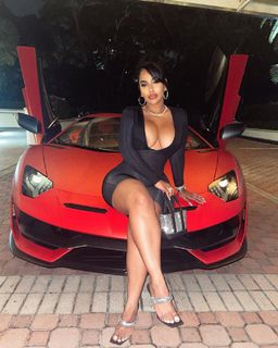Ayisha Diaz feet photo thumbnail