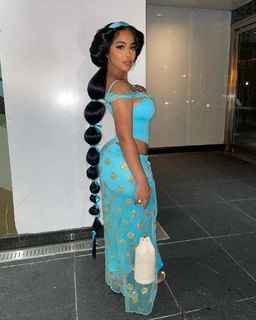 Ayisha Diaz feet photo thumbnail