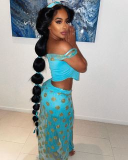 Ayisha Diaz feet photo thumbnail