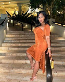 Ayisha Diaz feet photo thumbnail