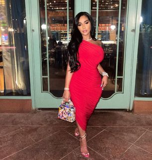 Ayisha Diaz feet photo thumbnail