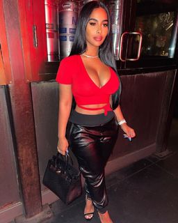 Ayisha Diaz feet photo thumbnail