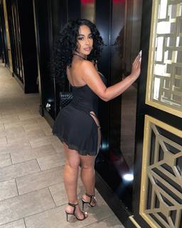 Ayisha Diaz feet photo thumbnail