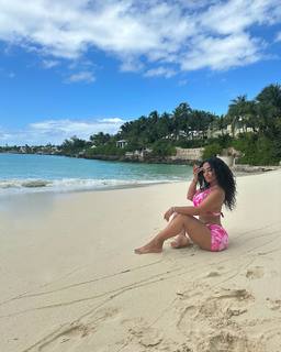 Ayisha Diaz feet photo thumbnail