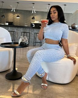 Ayisha Diaz feet photo thumbnail