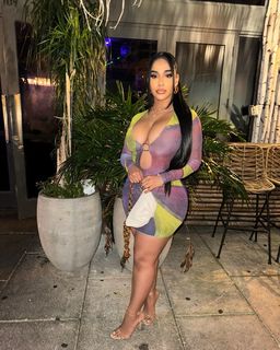 Ayisha Diaz feet photo thumbnail