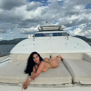 Ayisha Diaz feet photo thumbnail