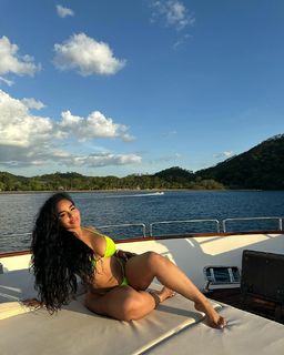 Ayisha Diaz feet photo thumbnail