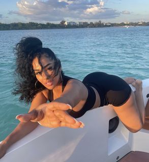 Ayisha Diaz feet photo 7