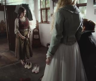 Aylin Tezel feet photo thumbnail