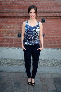 Aylin Tezel feet photo thumbnail