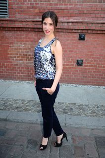 Aylin Tezel feet photo thumbnail