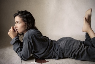 Aylin Tezel feet photo 3