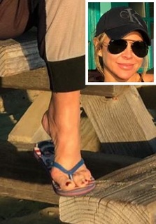 Aylín Mújica feet photo 1