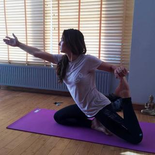 Ayse Tolga feet photo 10