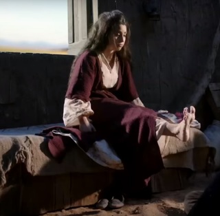 Ayten Amer feet photo thumbnail