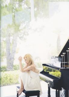 Ayumi Hamasaki feet photo 19