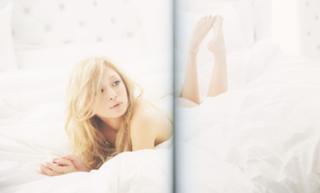 Ayumi Hamasaki feet photo 18