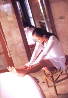 Ayumi Hamasaki feet photo 1
