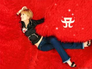 Ayumi Hamasaki feet photo 1