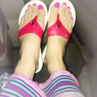 Ayumi Hamasaki feet photo 9