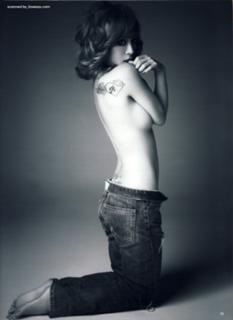 Ayumi Hamasaki feet photo 1