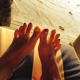 Ayumi Hamasaki feet photo 8