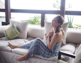 Ayumi Hamasaki feet photo 18