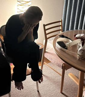 Ayumi Hamasaki feet photo 7