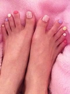 Ayumi Hamasaki feet photo 14