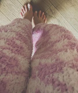 Ayumi Hamasaki feet photo 2
