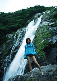Ayumi Kinoshita feet photo 5