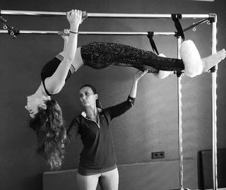 Ayça Aysin Turan feet photo thumbnail