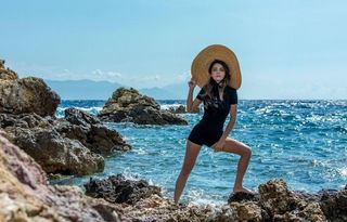 Ayça Aysin Turan feet photo thumbnail