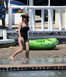 Ayça Bingöl feet photo 17