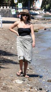 Ayça Bingöl feet photo 3