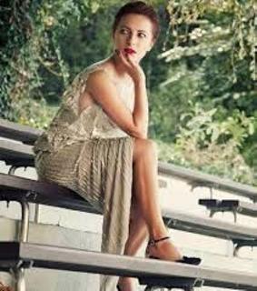 Ayça Bingöl feet photo 5