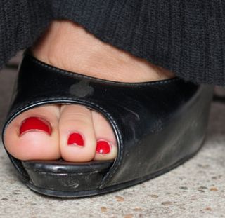 Azadeh Samadi feet photo 1