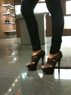 Azita Ghanizada feet photo 2