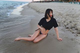 Azza Slimene feet photo 16