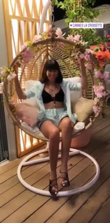 Azza Slimene feet photo 4